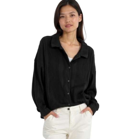 Kaleigh Black Button Up Blouse Size Medium - Picture 2 of 15